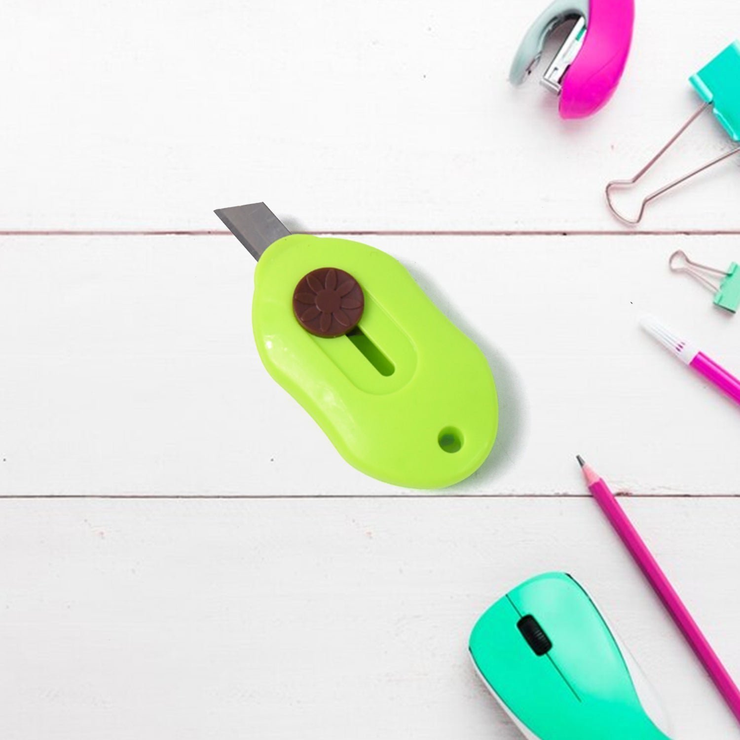 Mini Cloud Cutter – Portable Retractable Safety Box Opener