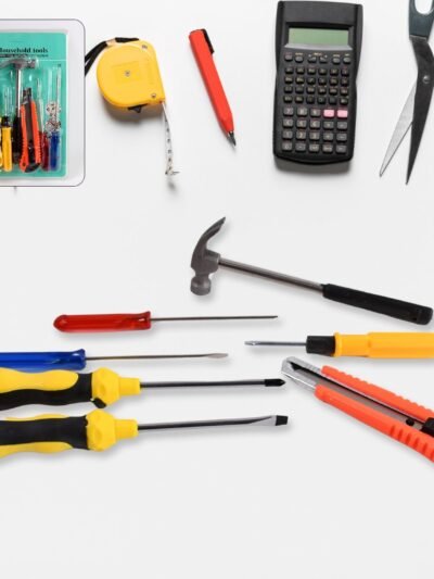 Hand Tool Kit with Magnetic Wristband – 7-Piece Durable Set