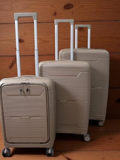 Hard-Shell Trolley Luggage Set – Durable 3-Piece Spinner Bags
