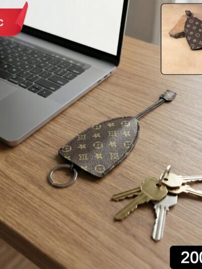 Designer-Style Keyholder – Secure Ring & Stylish Strap