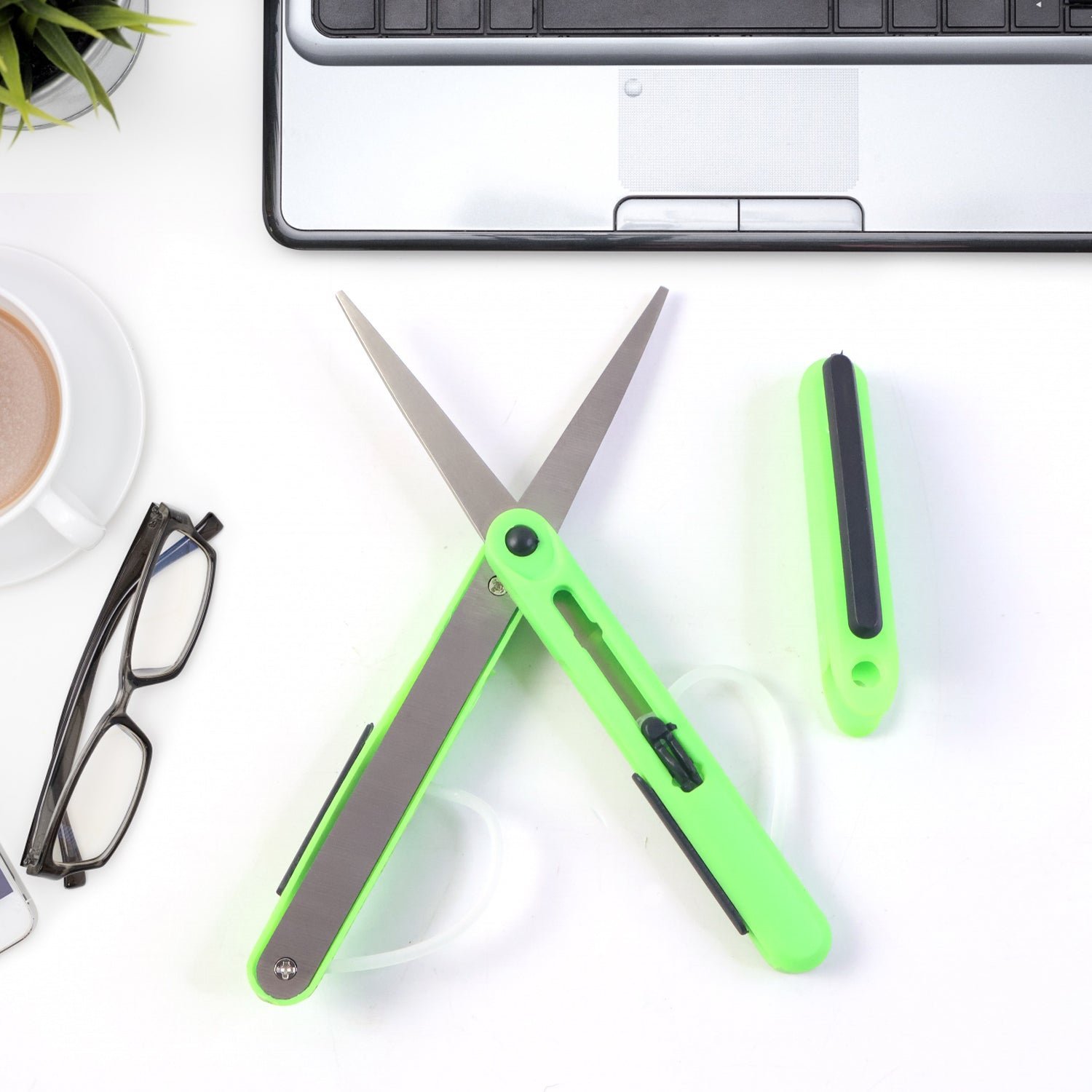 Pen Scissors � Compact & Portable Cutters | FERVENT
