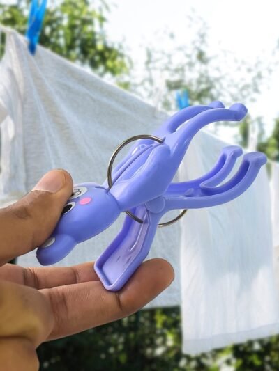 Windproof Towel Clips – Strong Plastic Clips for Beach Towels (3 Pcs)