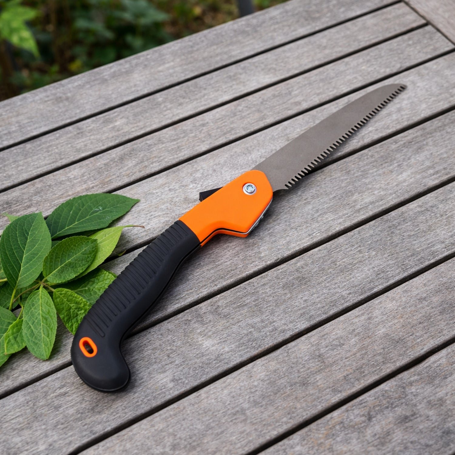 02 cutter steel garden hand saw.jpg