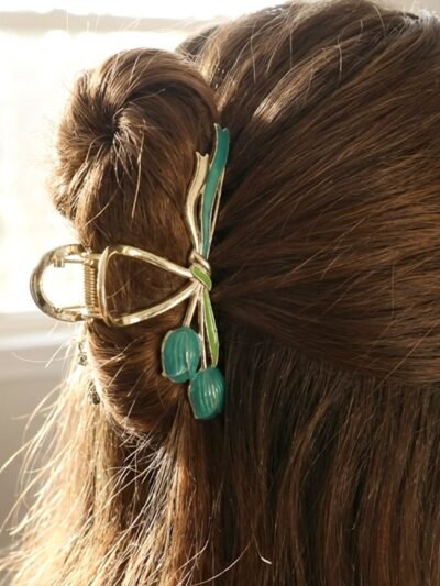 Hair Claw Clip – Elegant Floral Design with Strong Grip