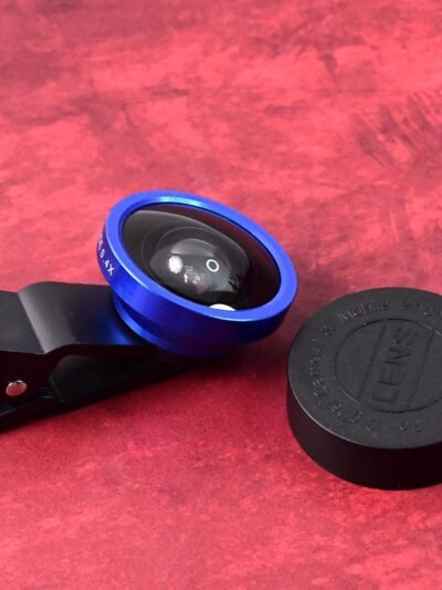 Wide-Angle Selfie Lens – Universal Clip for Stunning Mobile Photos