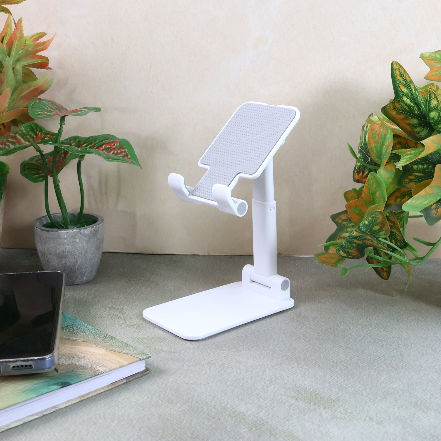 02 phone holder.jpg