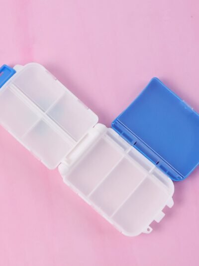 Dual-Sided Pill Organizer Box – Portable 8-Compartment Medicine Case