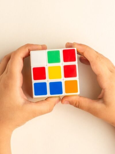 Rubik's Cube 3x3 – Brain Teaser Puzzle & Skill Builder | Play & Move