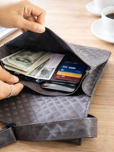 Quilted Crossbody Sling Bag – Stylish Adjustable Strap for Men & Women