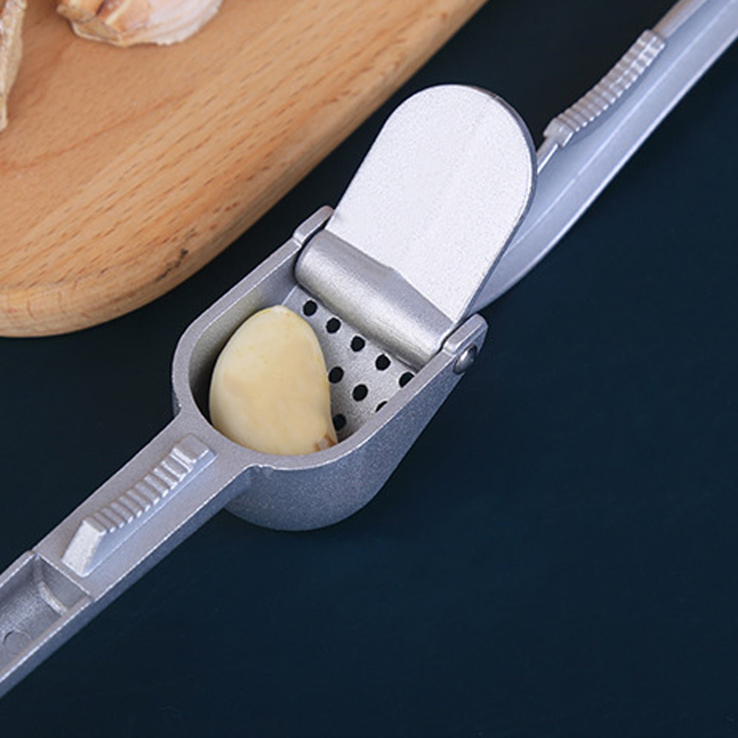Aluminum Garlic Press – Easy-to-Use Kitchen Tool | ToolMate Pro