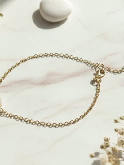 Adjustable Chain Bracelet with Square Stone Charm – Elegant Style