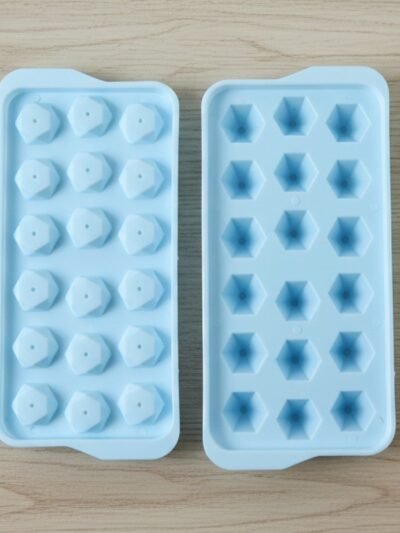 Plastic Ice Cube Tray – Multiple Ice Cubes for Quick Freezing