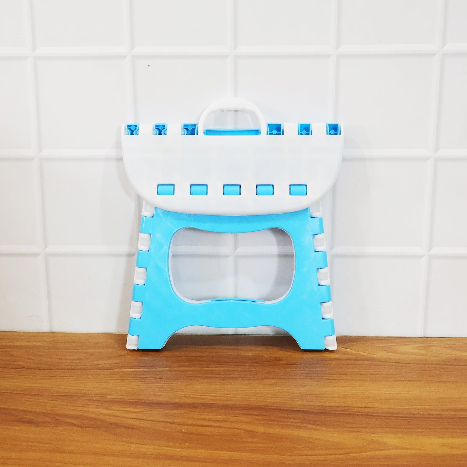 09 stool.jpg 09 stool.jpg