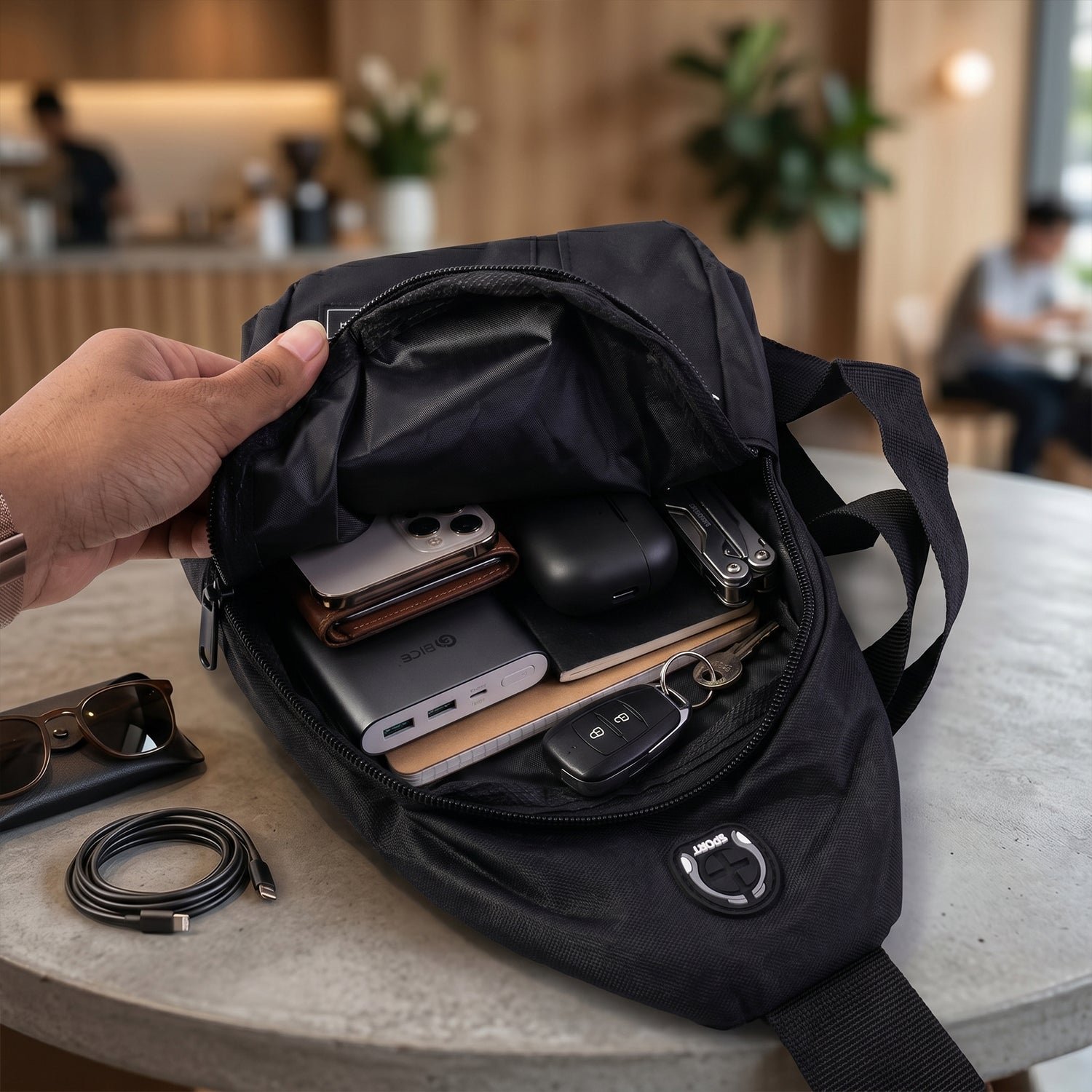 13237 travel shoulder bag 04.jpg 13237 travel shoulder bag 04.jpg