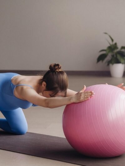 Exercise Ball 65 cm – Anti-Burst & Pump Included | FitFuzion