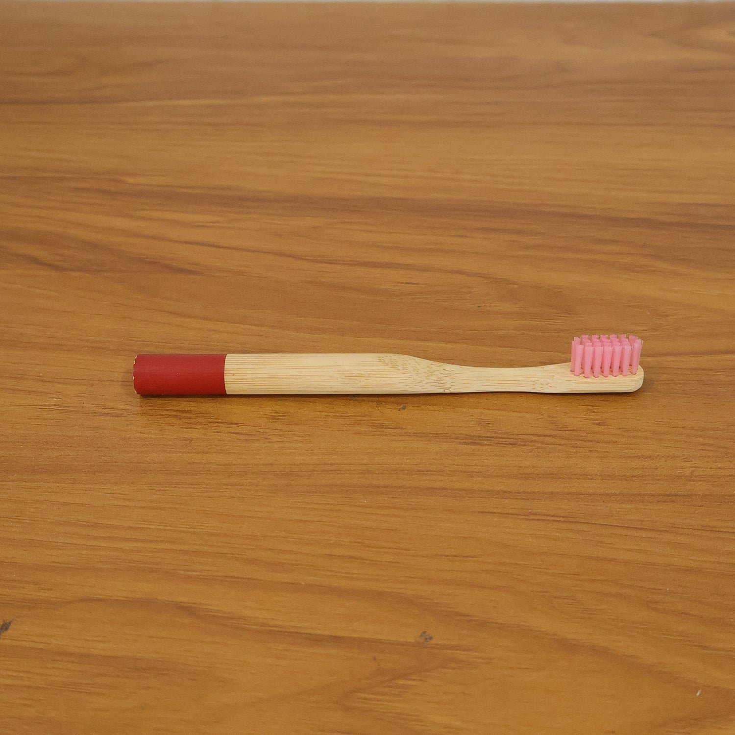 bambooroundhandletoothbrush live.jpg bambooroundhandletoothbrush live.jpg
