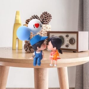 Cute Couple Car Dashboard Figurine – Romantic Mini Showpiece for Car & Home