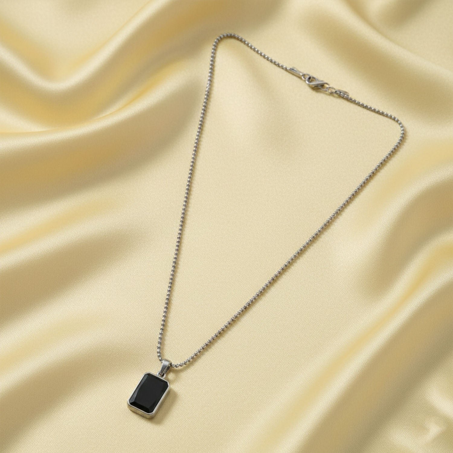 fancynacklace 02.jpg fancynacklace 02.jpg