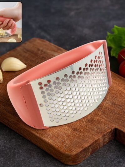 Garlic Press – Ergonomic Curve for Easy Crushing