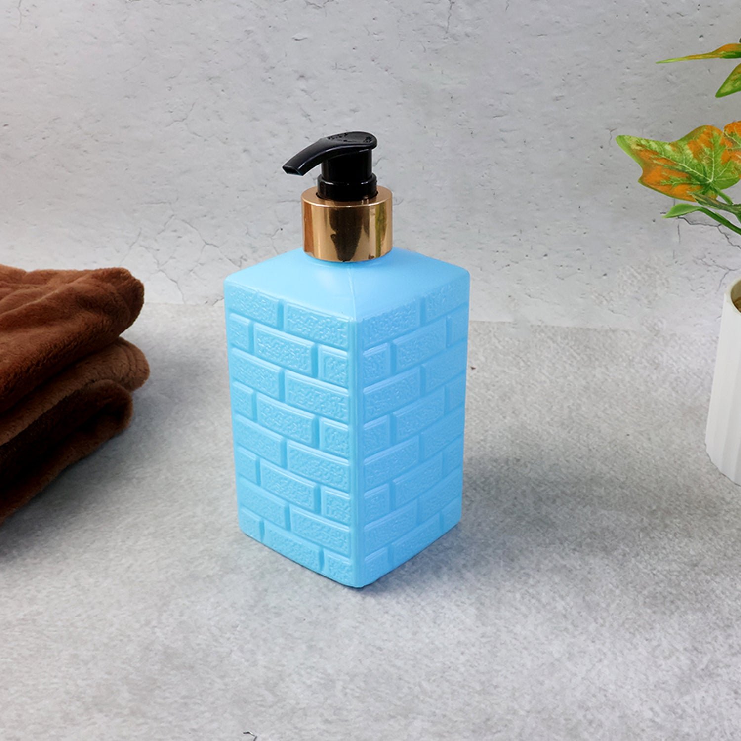 hand wash bottle 03.jpg hand wash bottle 03.jpg