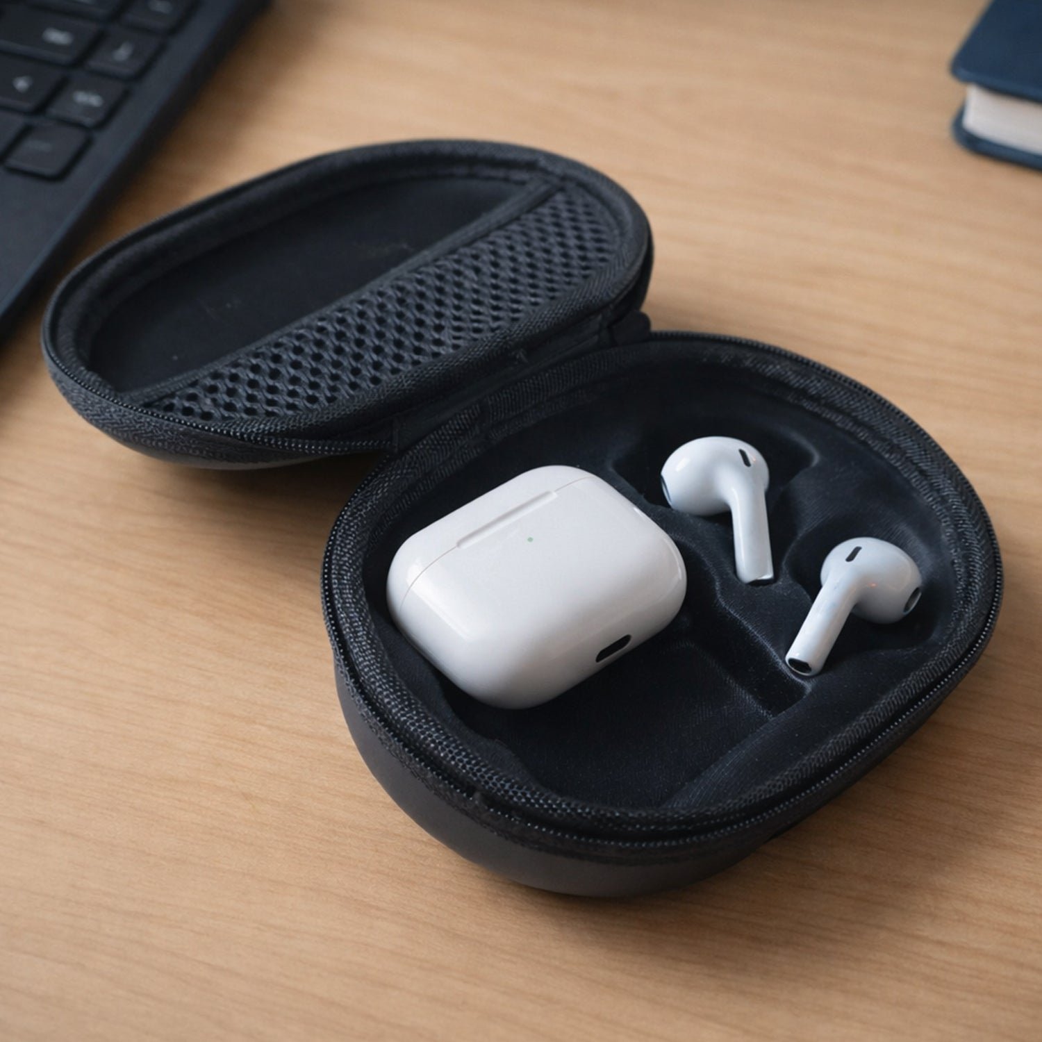 headphonescarryingcase 02.jpg headphonescarryingcase 02.jpg