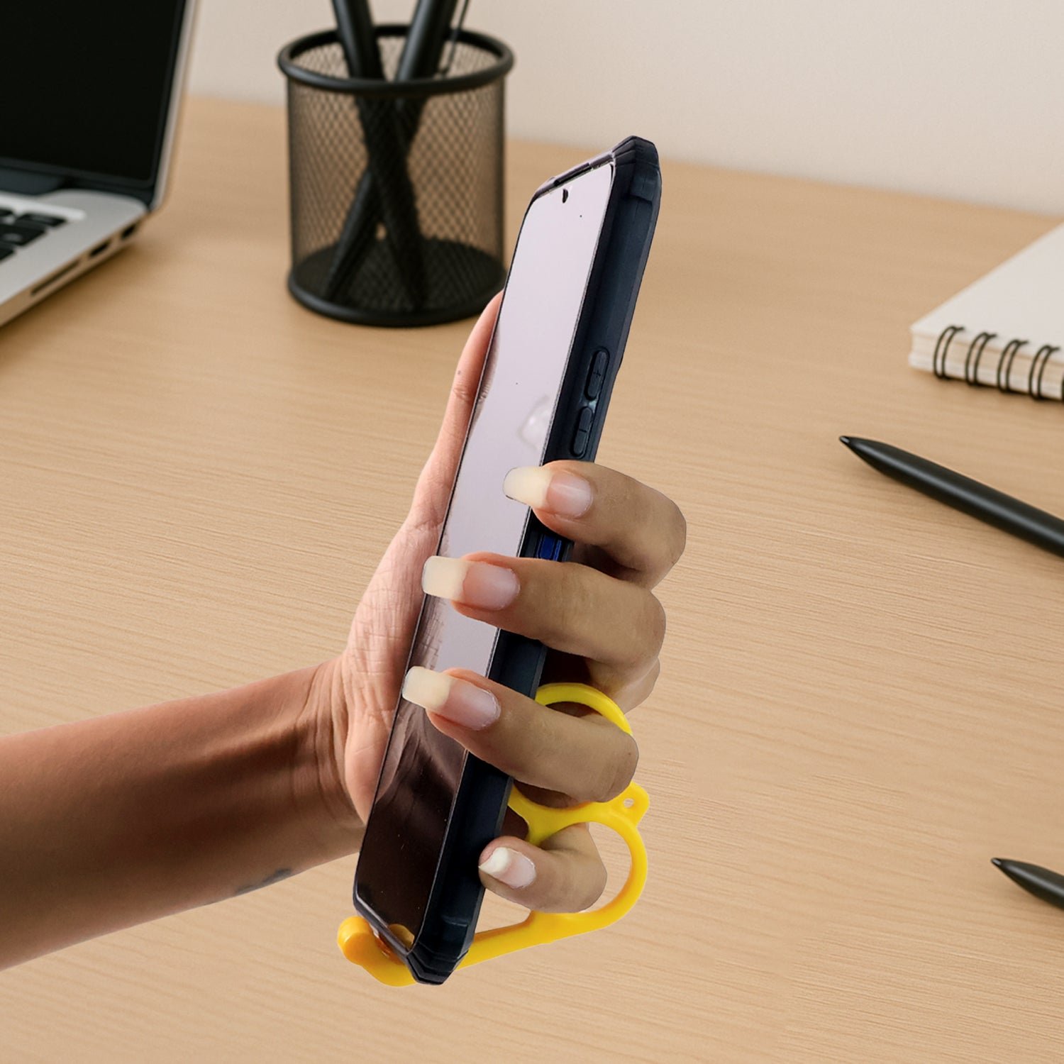 mobile phone grip holder 04.jpg