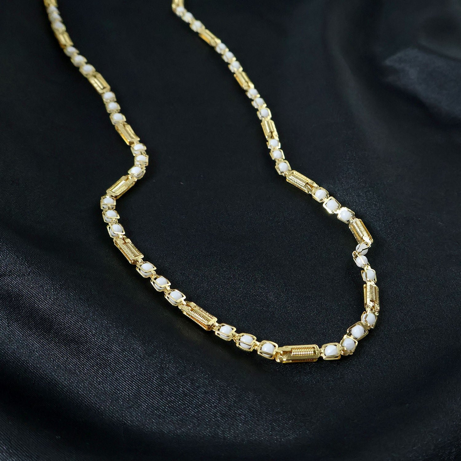 nacklace 02.jpg nacklace 02.jpg