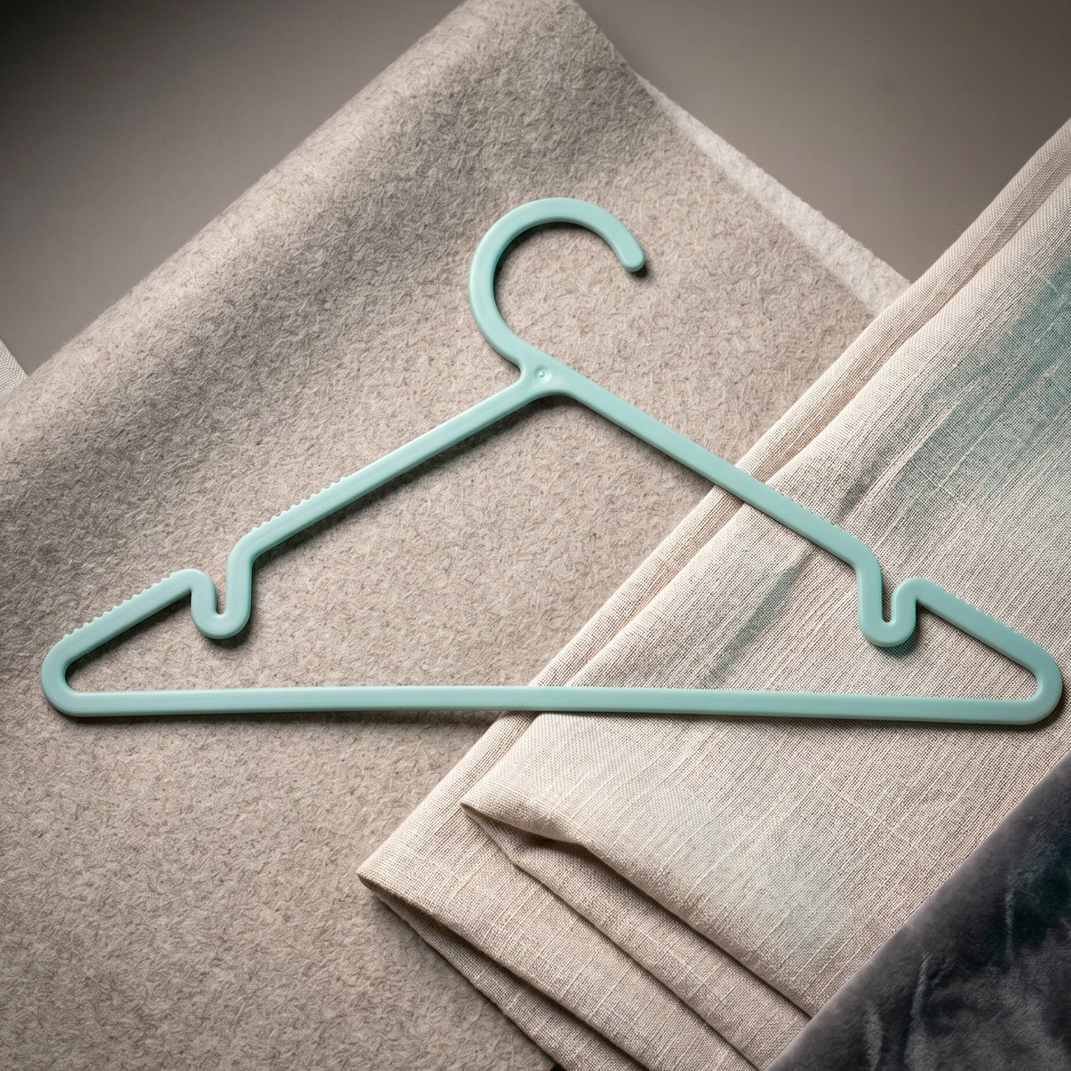 plastic clothes hanger 4.jpg plastic clothes hanger 4.jpg