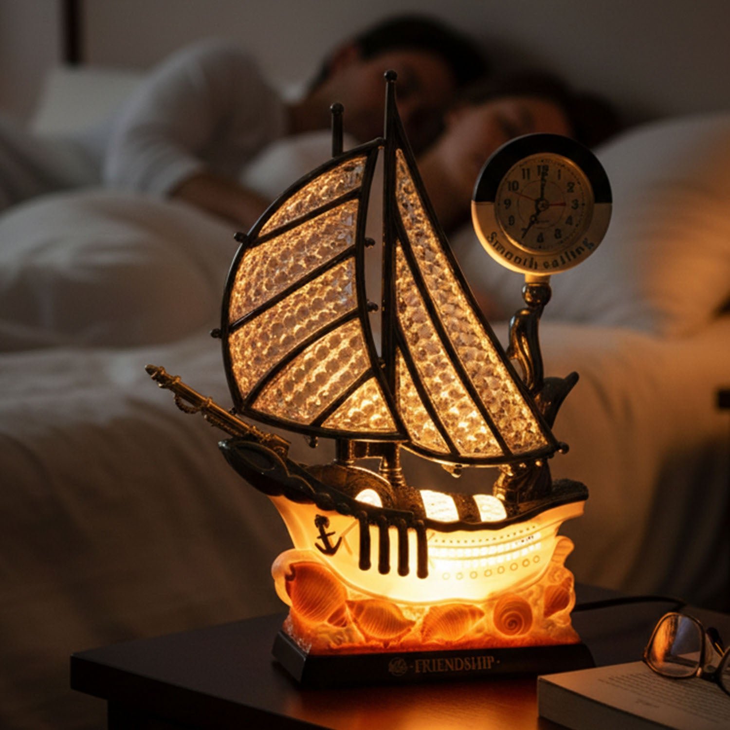 shipshapetablelamp 03.jpg shipshapetablelamp 03.jpg