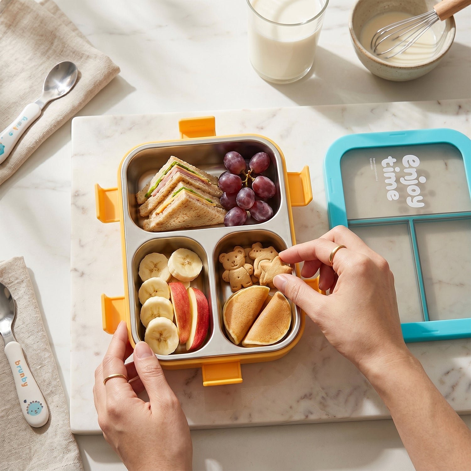 yellowkidslunchbox 02.jpg