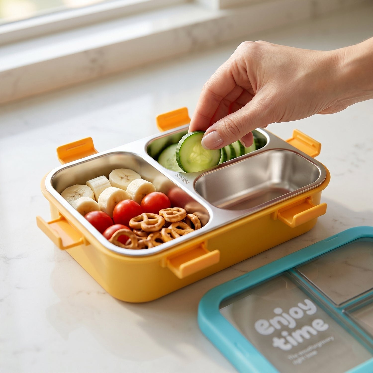 yellowkidslunchbox 05.jpg